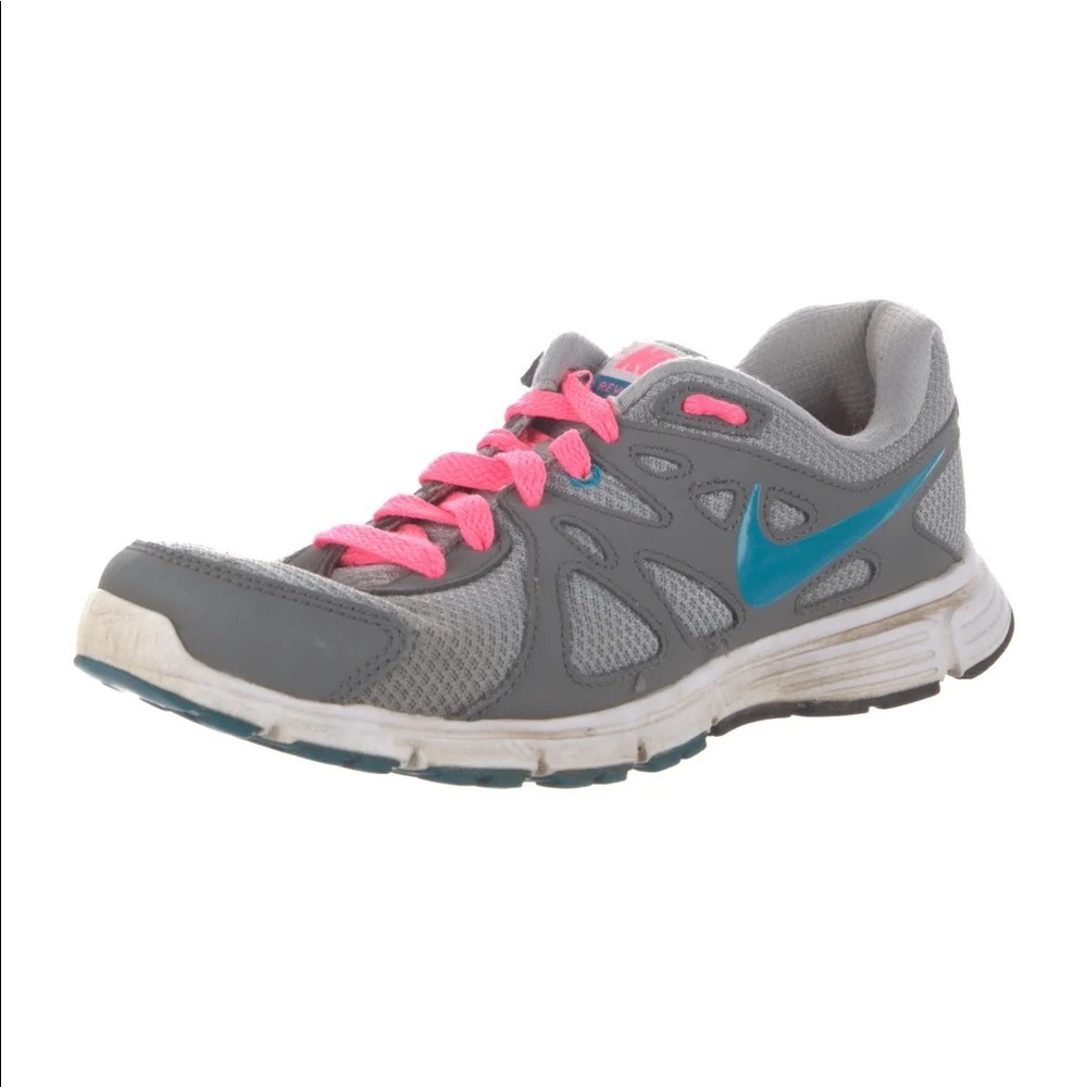 Nike Revolution 2 Size 7W